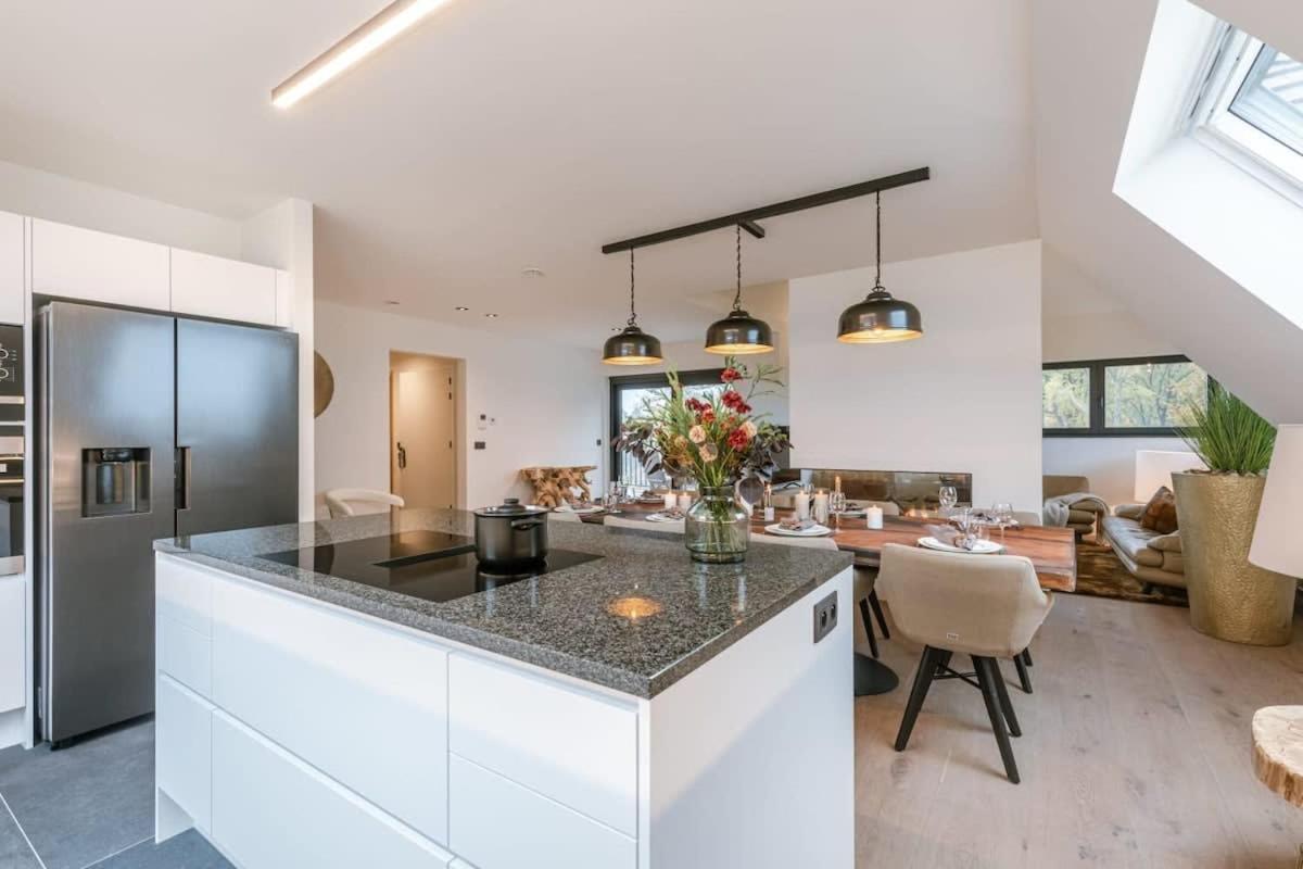 Huswell - Luxurious Apartment With Parking ベールネム エクステリア 写真